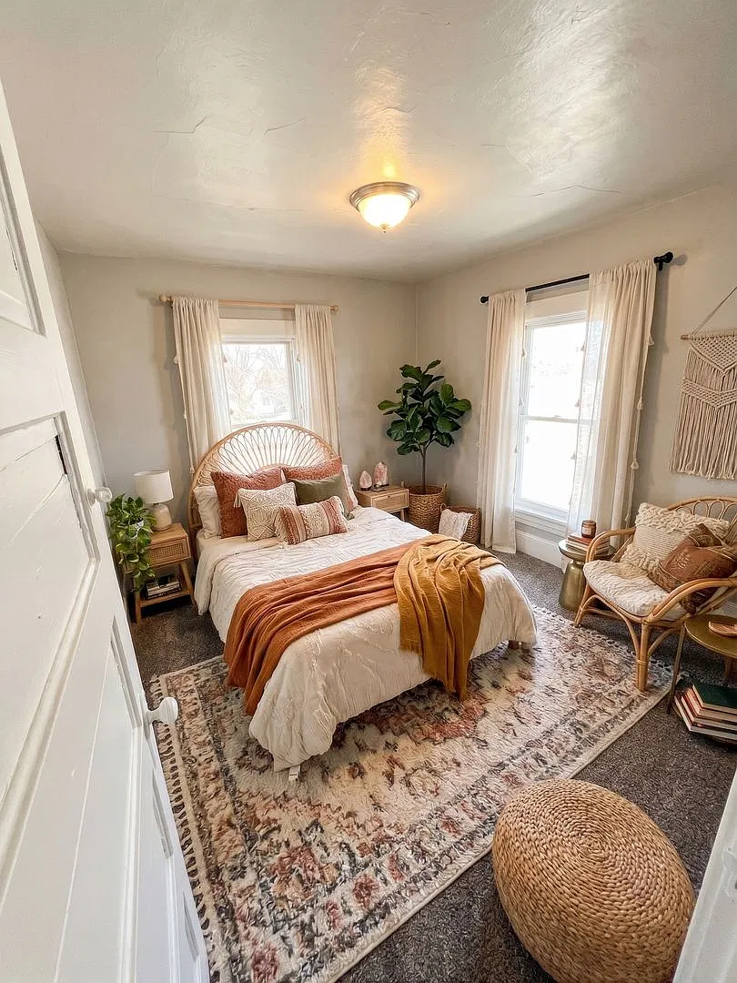 Charming & Spacious 3-Bedroom Home — Photo 4
