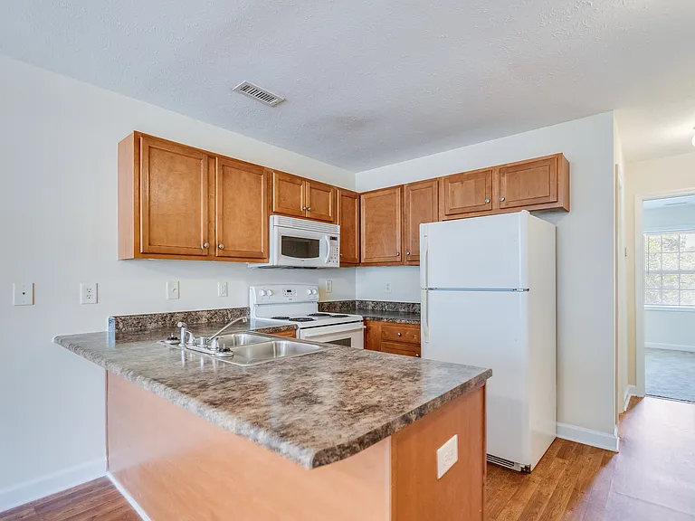 Church Street Apartments — Photo 10