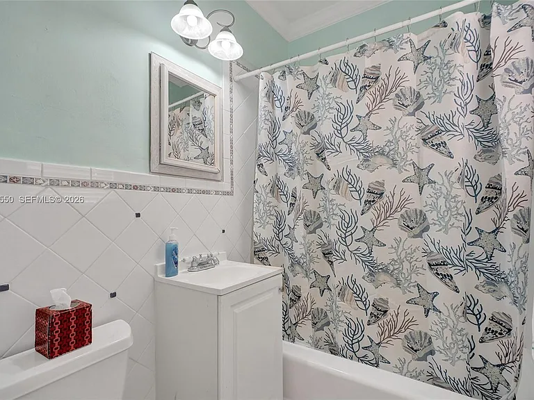 717 Espanola Way #204 — Photo 35