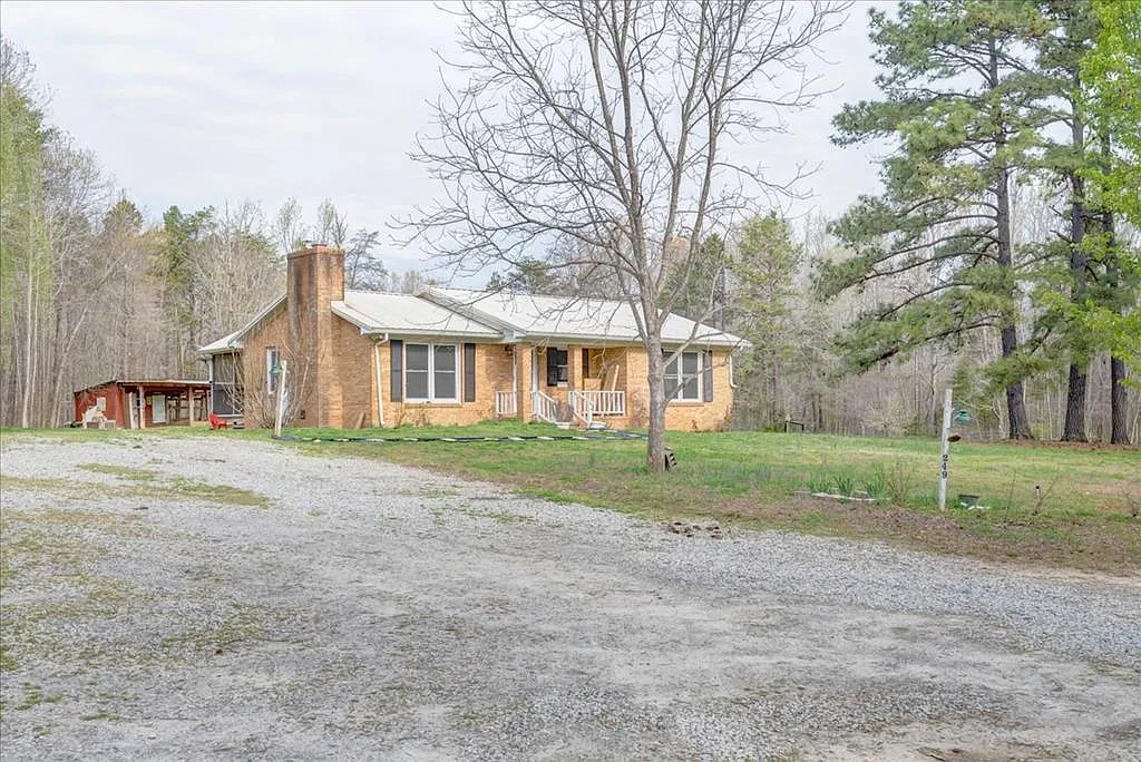 249 Gilbert Ln photo 1