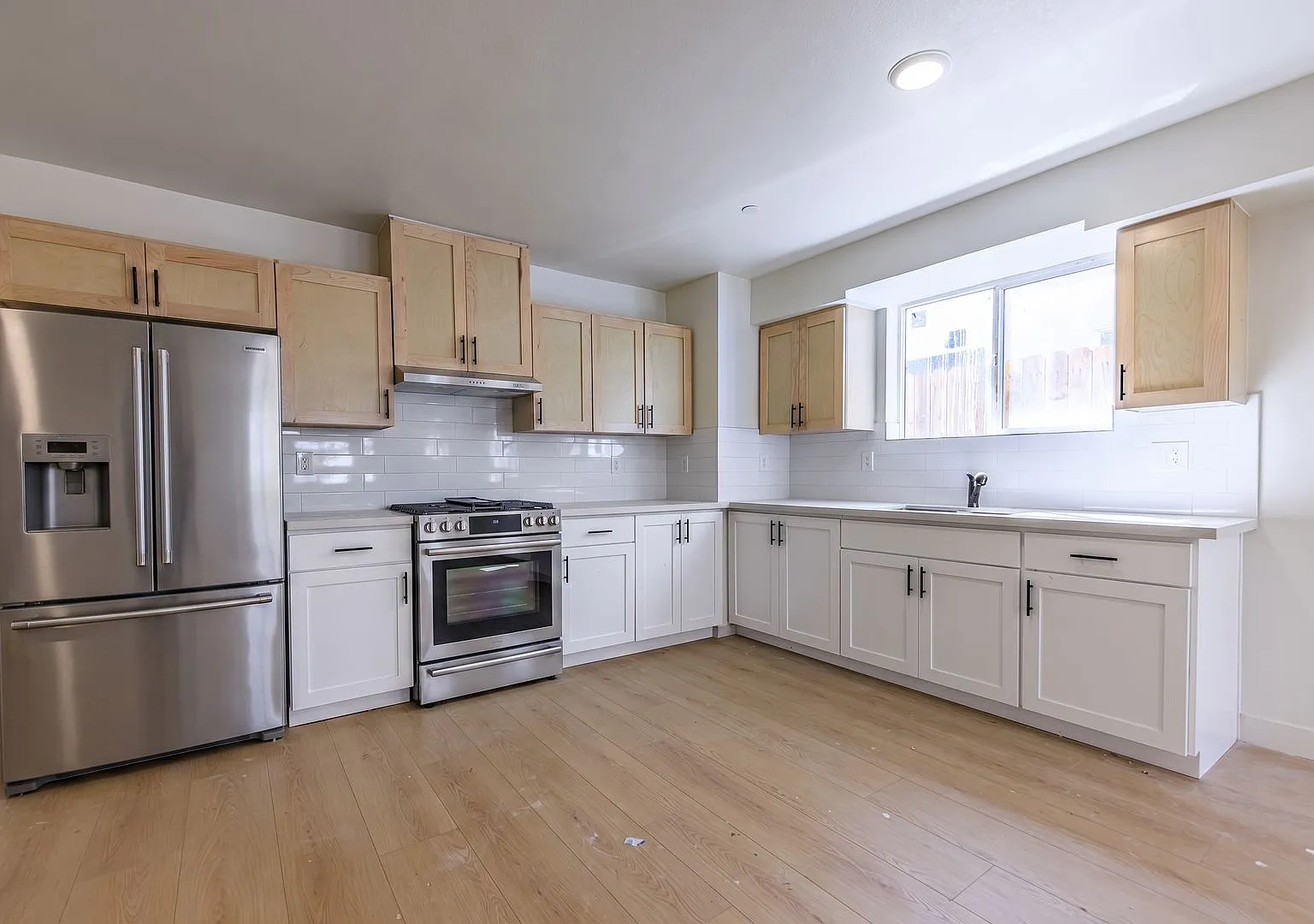 Modern 2026 Townhomes with Massive Bedrooms + Central Air + Brand NEW Appliances + Laundry IN UNIT! — Photo 4