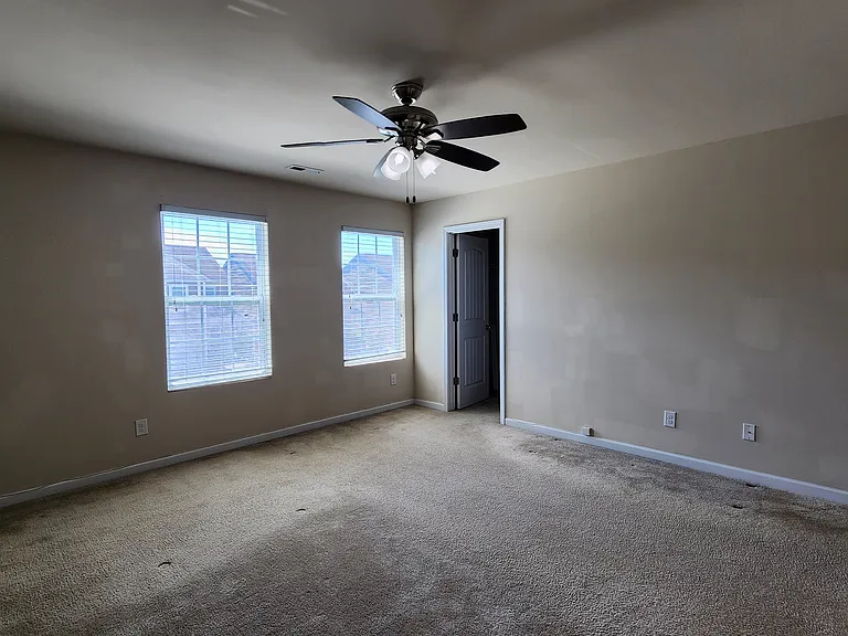 508 Knothole Ln — Photo 9