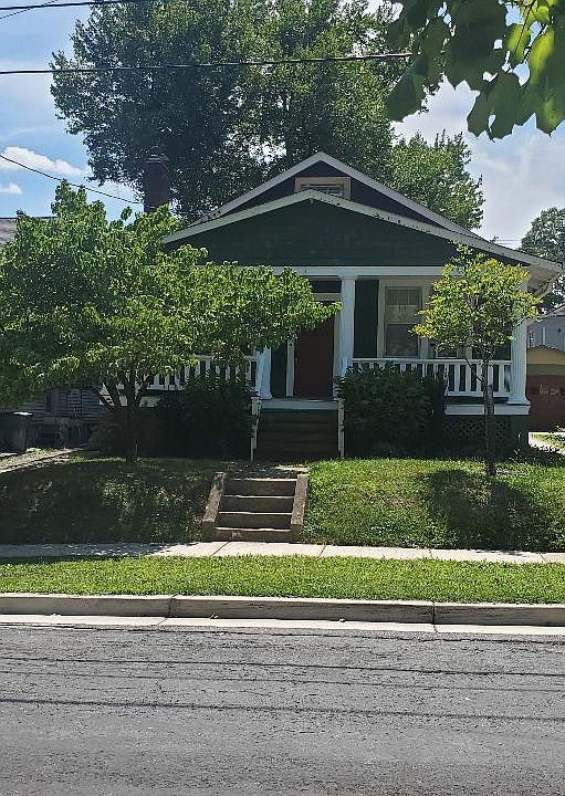 1st image of 806 Violet Pl