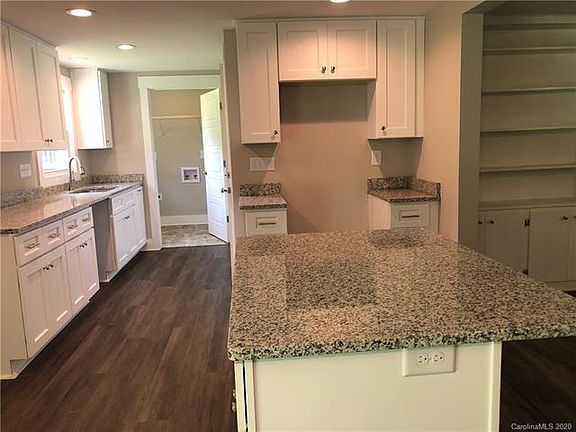 5th image of 1430 23rd Avenue Pl NE