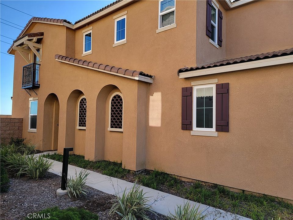 1st image of 1596 Redwoods Drive Pl