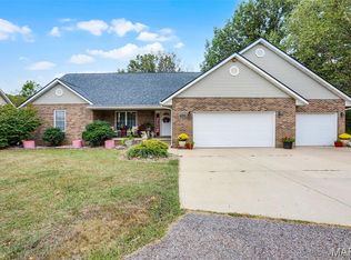 7513 Pinnacle Dr, Worden, IL 62097