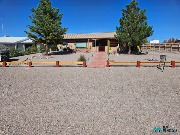 215 Hallmark St, Elephant Butte, NM 87935