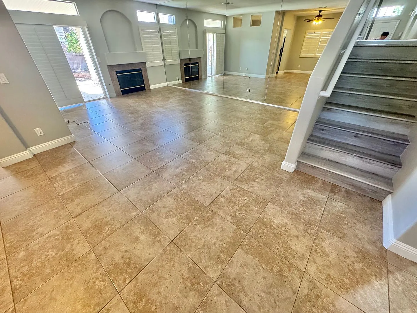 Stunning 2 Bedrooms 2.5 Bathrooms Two Story Townhouse In Gated Community! — Photo 4