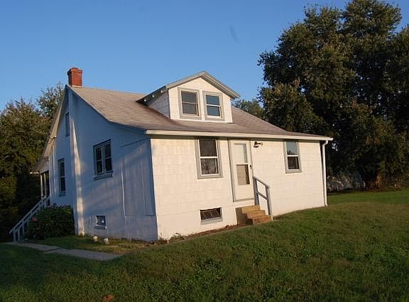 Side and rear exterior
