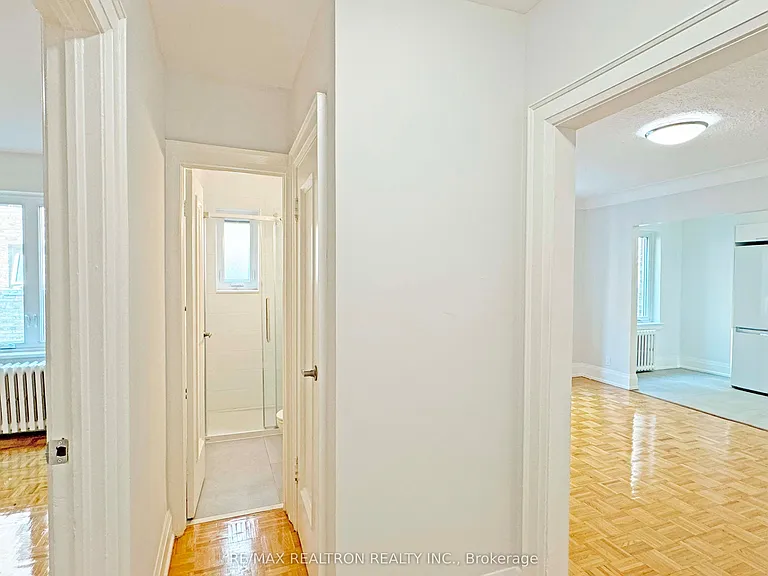 394 Avenue Rd #406 — Photo 6