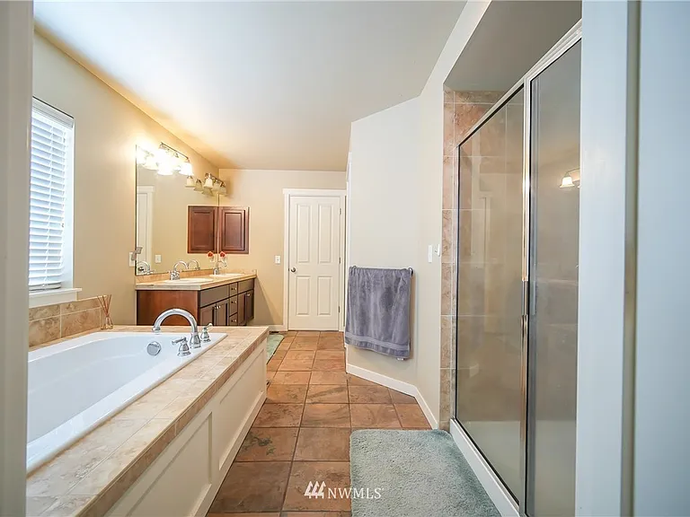 4803 NE 3rd Pl — Photo 21