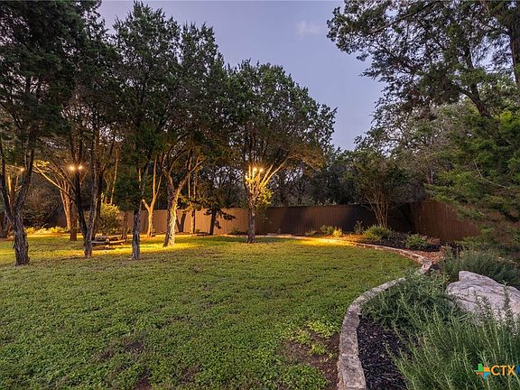 3rd image of 965 Woodland Oaks