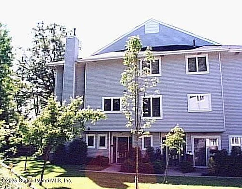 97 Commodore Dr Photo 1