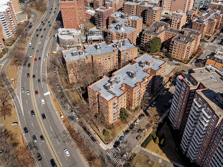 3616 Henry Hudson Pkwy #1FN — Photo 26