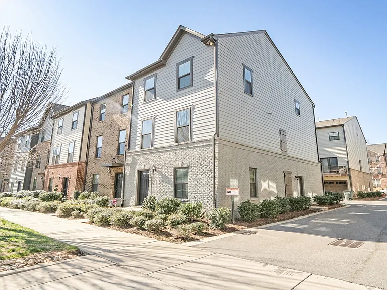 1506 Kee Ct — Photo 1