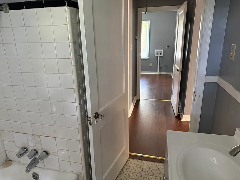 1642 Alta Vista Ave — Photo 6
