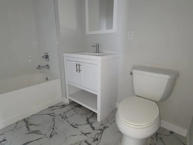 65 Auburn St — Photo 10