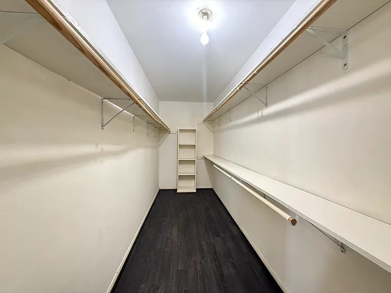 353 N Post Oak Ln #823 — Photo 10