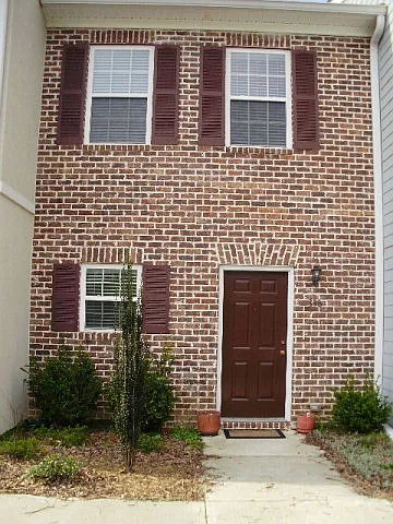 Nice Townhouse in a great location... — Photo 1