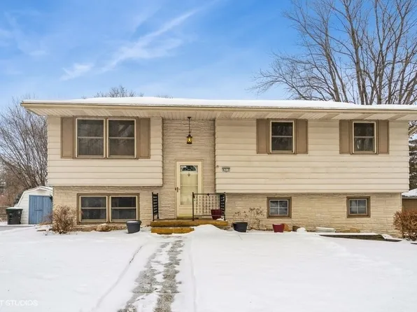 4315 Parklawn Dr, Des Moines, IA 50321