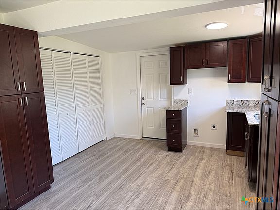 4th image of 2411 Mumphord St