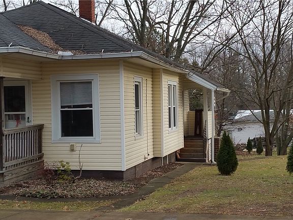 2nd image of 116 Mill St N