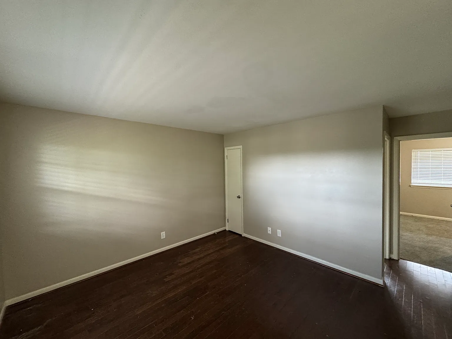 2 bed, 700 sqft, $895 — Photo 2