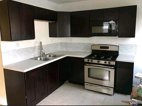 2nd image of 4244-48 35th St