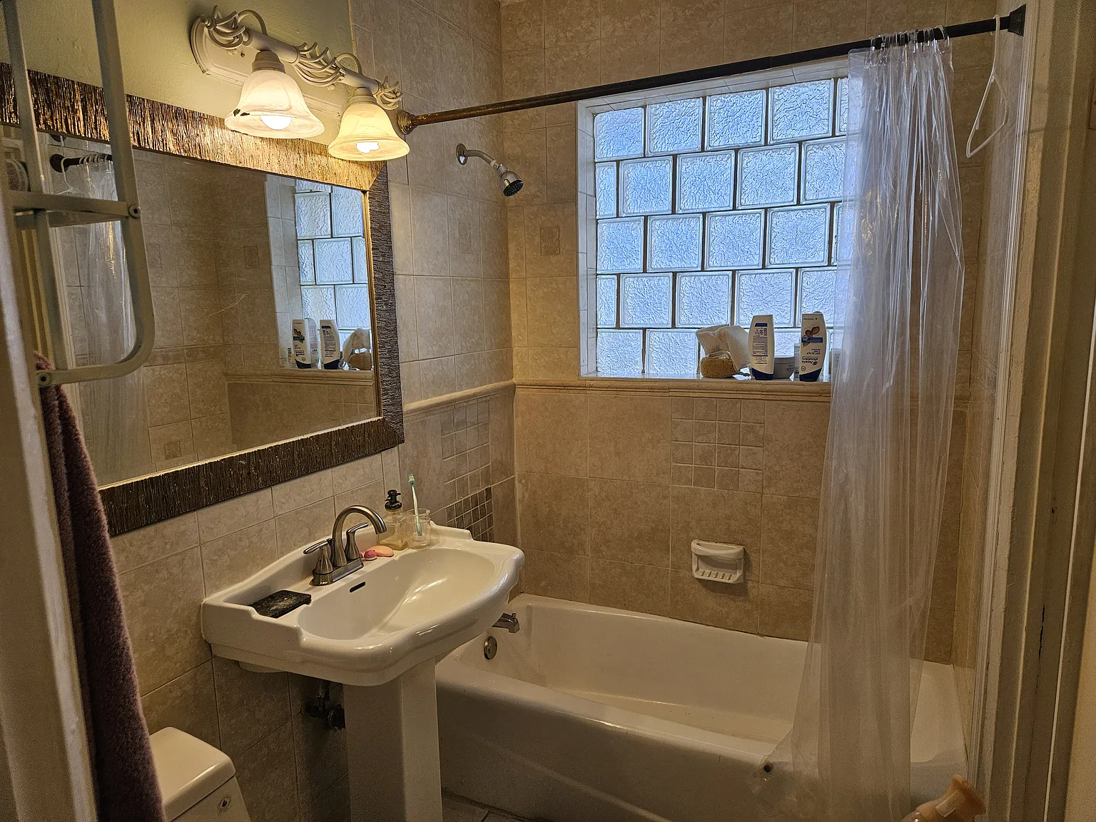 1 bed, 750 sqft, $1,595 — Photo 3