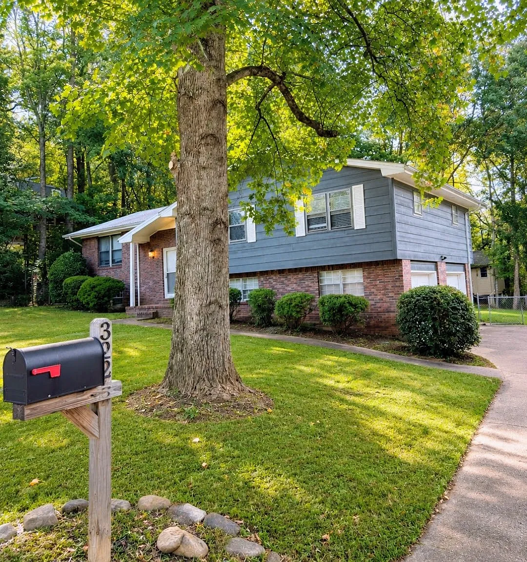322 Shady Crest Dr — Photo 1