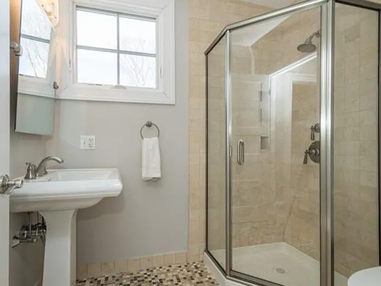 225 Morrison Ave — Photo 16