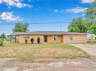 318 N 5th St, Hollis, OK 73550