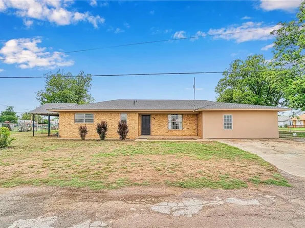 318 N 5th St, Hollis, OK 73550
