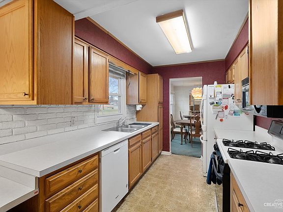 5th image of 1031 Johnston Dr