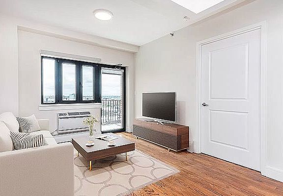 4th image of 27-17 21st St #11CC