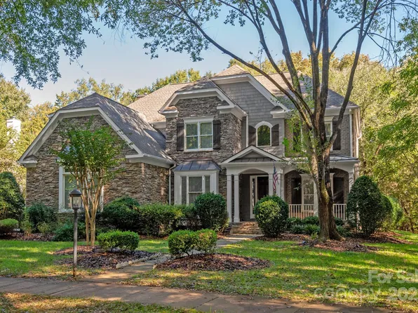 9042 Summer Club Rd, Charlotte, NC 28277