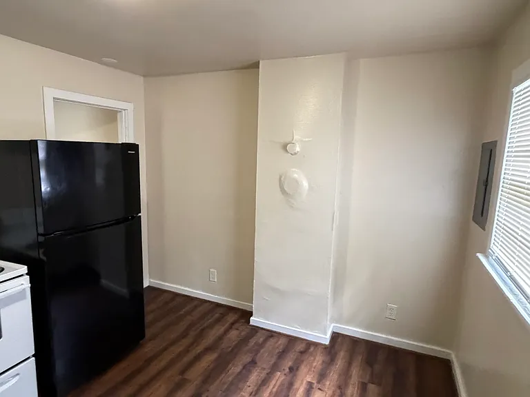 1108 Halifax St — Photo 16