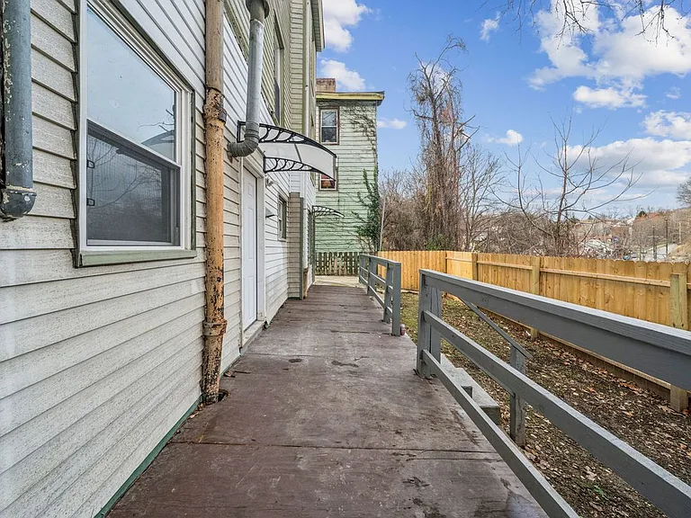 3226 Richardson Ave — Photo 27