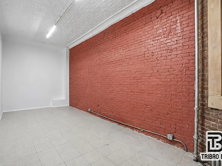 2032 2nd Ave #1B — Photo 5