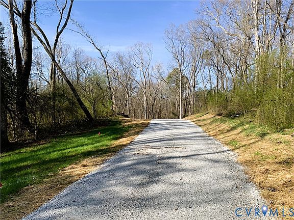 2nd image of 2799 River Rd #4