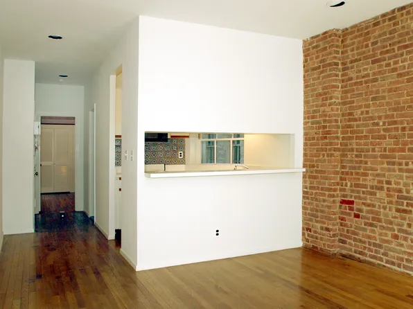 345 East 85th Street image 1 of 3