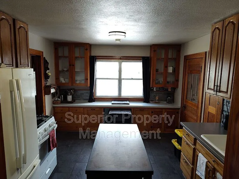611 Seymour Ave — Photo 15