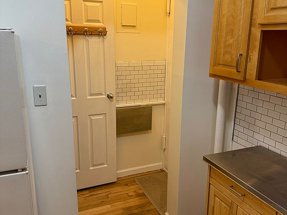 5th image of 226 E 27th St APT 5A