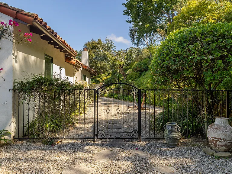 4015 Lago Dr — Photo 19