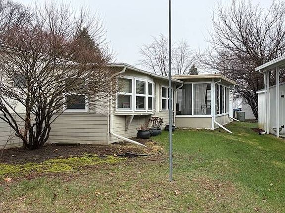 3rd image of 301 Toucan St