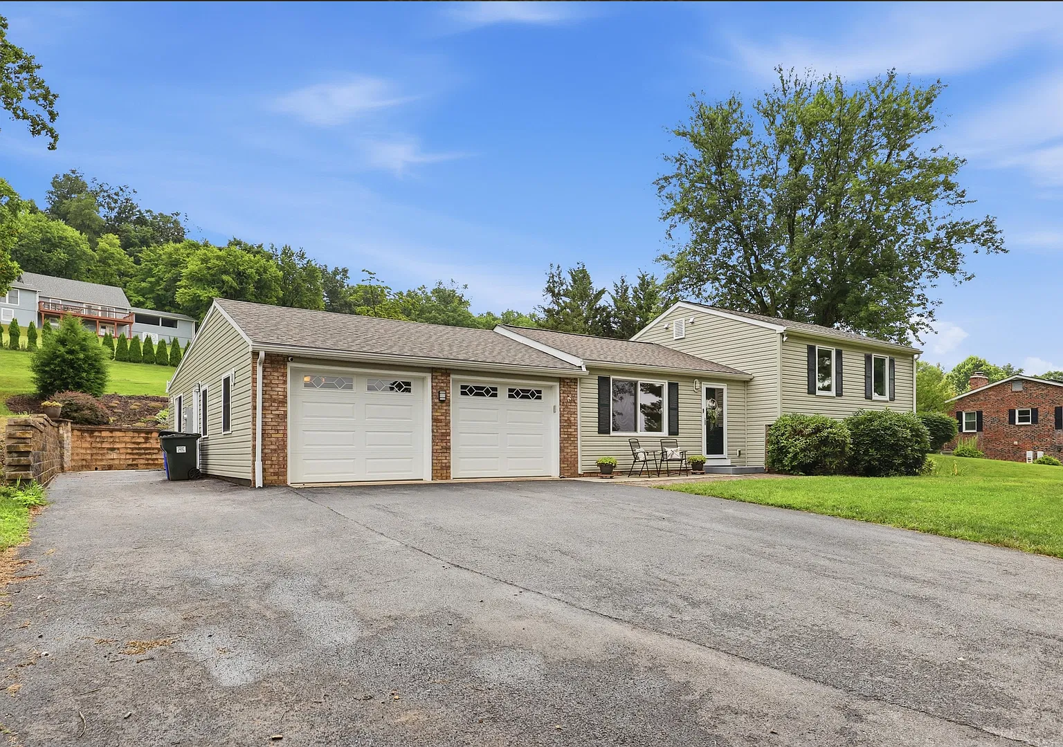 Location & Condition - Immediate Availability — Photo 1