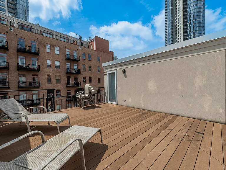 419 W Grand Ave #G — Photo 28