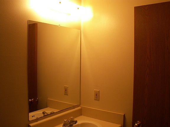 5th image of 1082 Fairview Ave APT J4