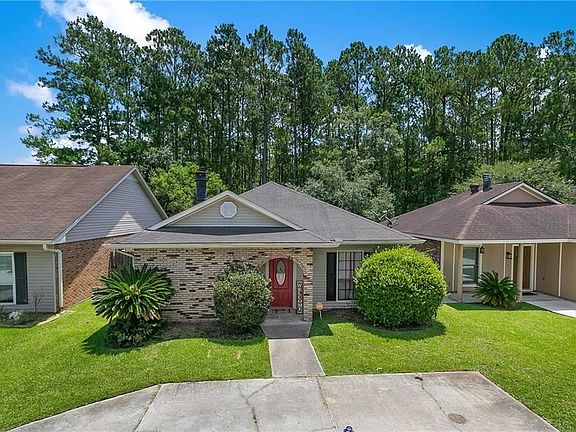 2nd image of 1121 Rose Meadow Loop