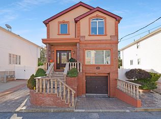 24 Comfort Ct, Staten Island, NY 10312